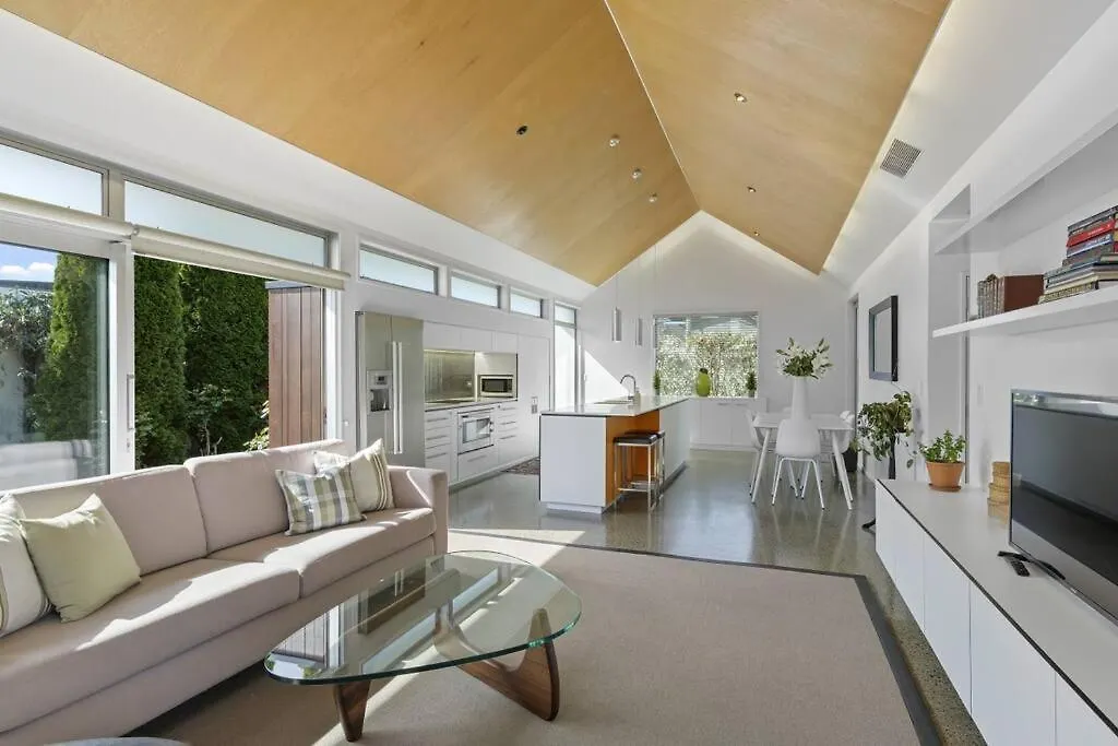 כרייסטצ'רץ' Hawkesbury Executive Home