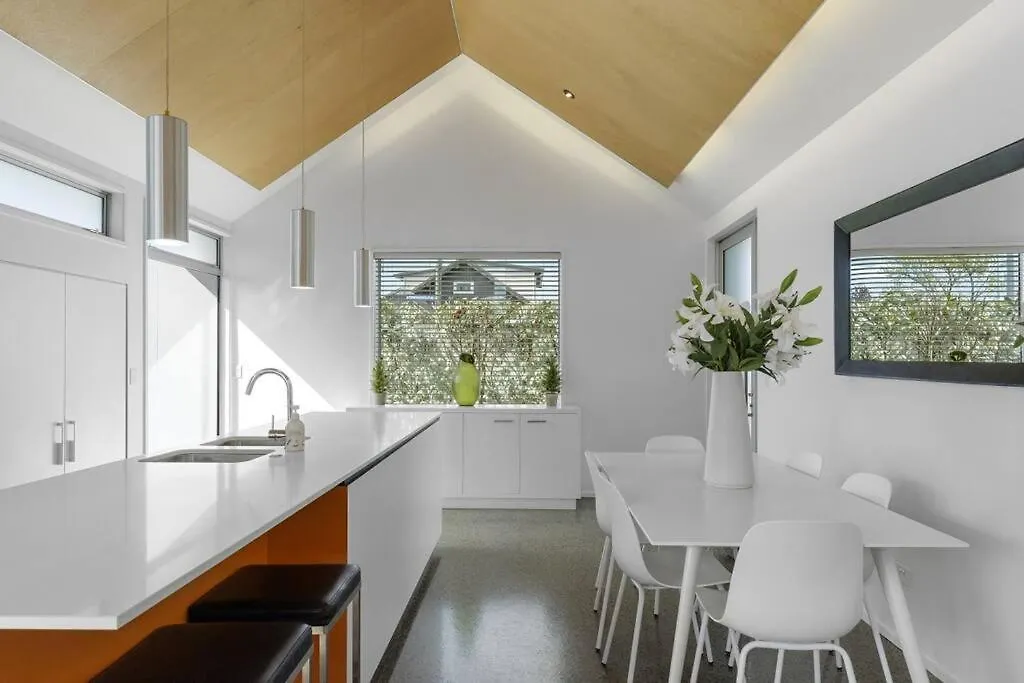 בית נופש כרייסטצ'רץ' Hawkesbury Executive Home ניו זילנד